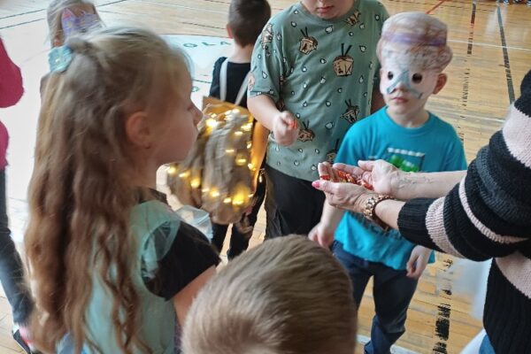 MAŠKARNÍ KARNEVAL školní družiny